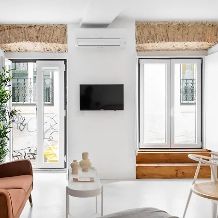 Old Town Apartment *